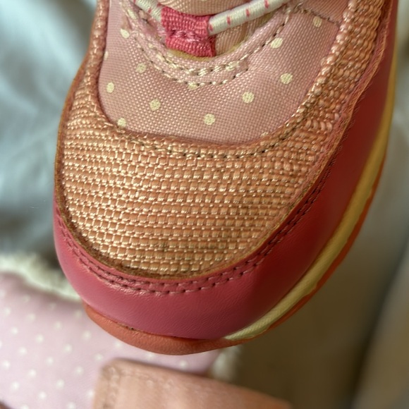Carters Pink Snow boots - Picture 7 of 9